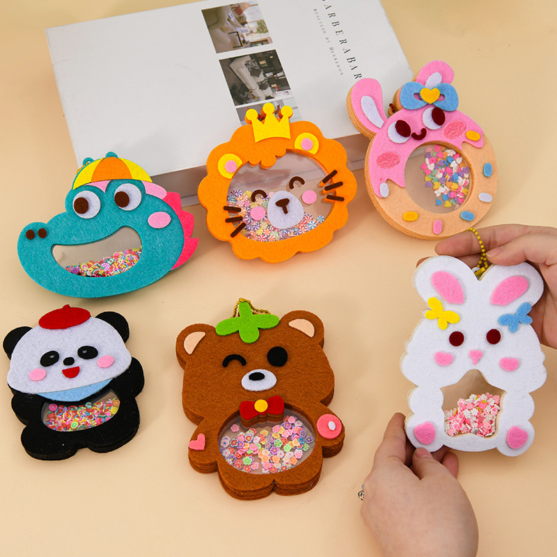 Cartoon Non Woven Shake Anhäng – Kid Toys And Craft Bewertung und Preis